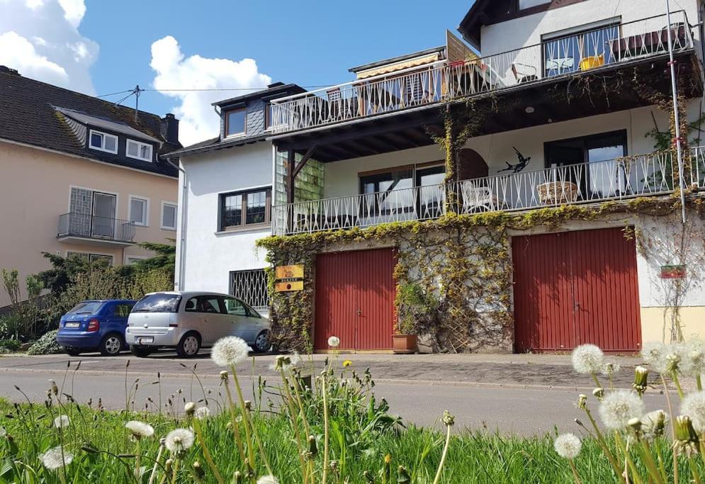 Casa Barzen - Stilvoll Urlauben An Der Mosel Apartment Reil Exterior photo