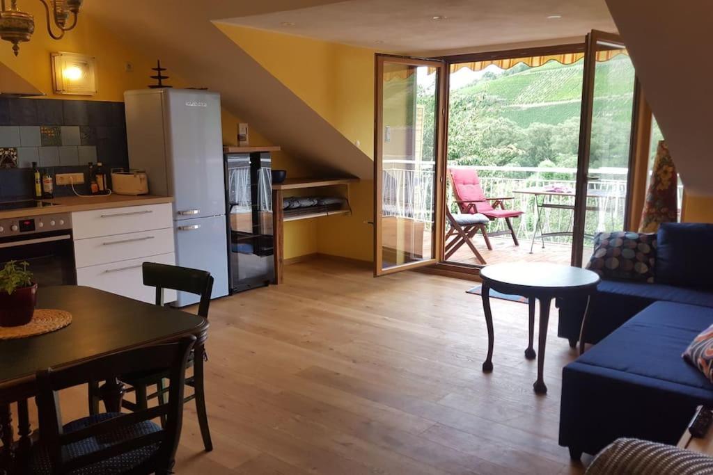 Casa Barzen - Stilvoll Urlauben An Der Mosel Apartment Reil Exterior photo