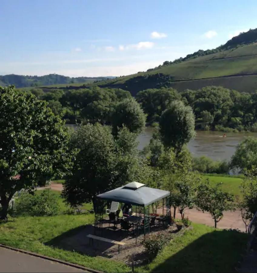 Casa Barzen - Stilvoll Urlauben An Der Mosel Apartment Reil Exterior photo